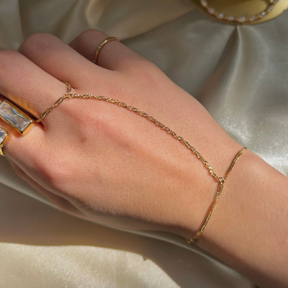 Vela Handchain