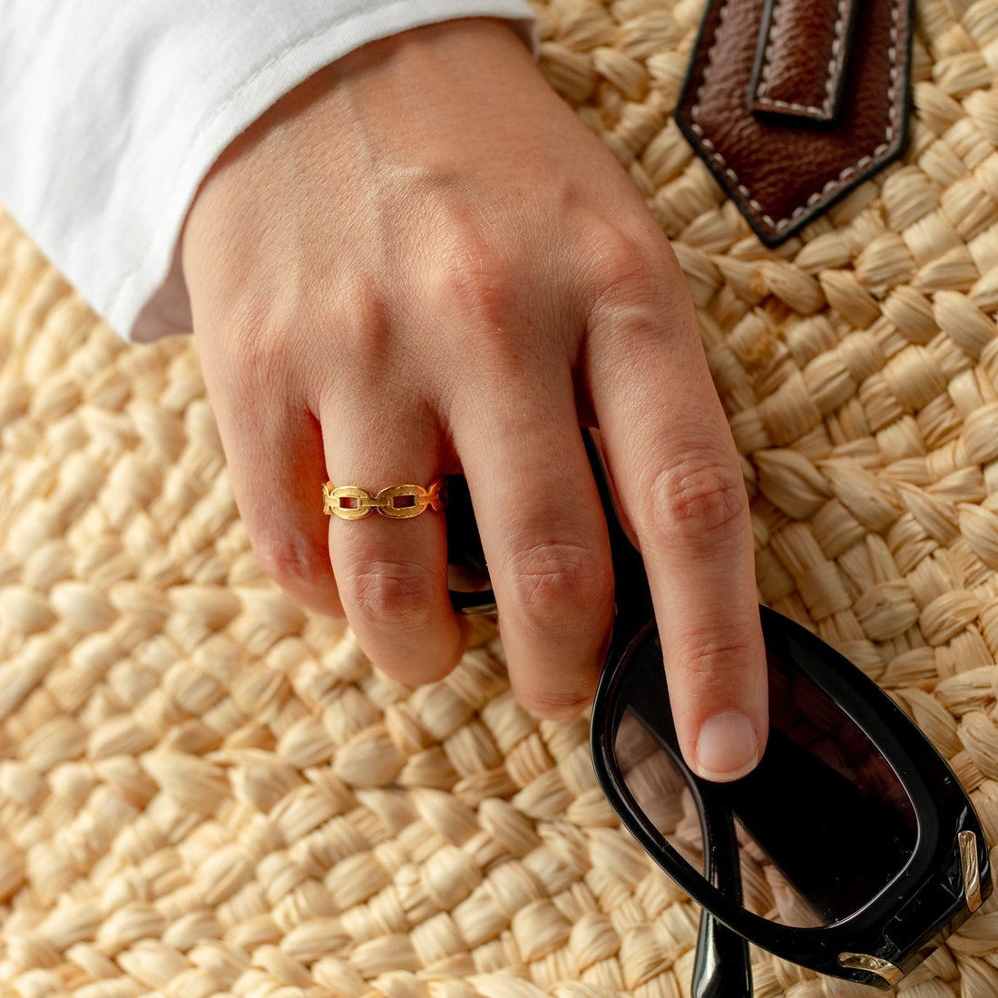Gold Papperclip Ring