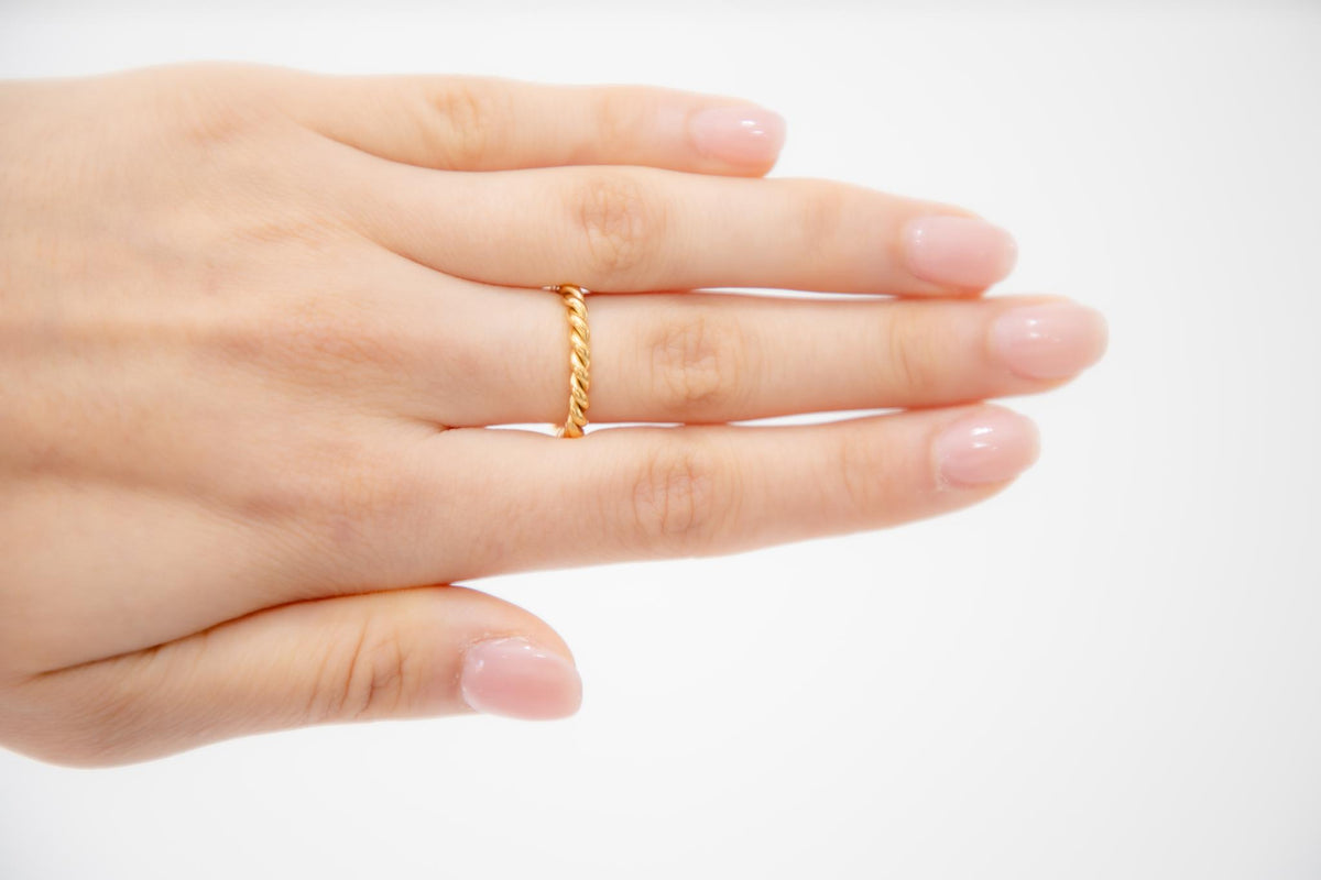 Thick Twisted Luv Ring - Gold