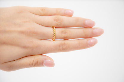 Thick Twisted Luv Ring - Gold