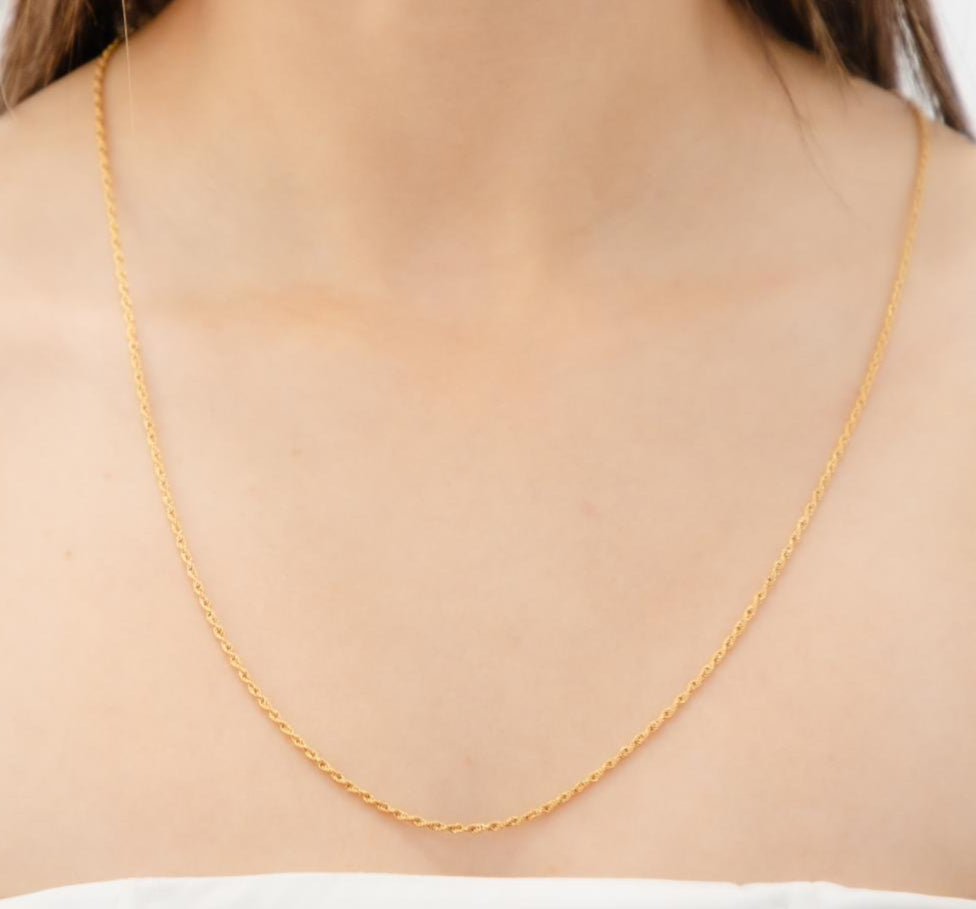 Thin Twisted Luv Necklace - Gold