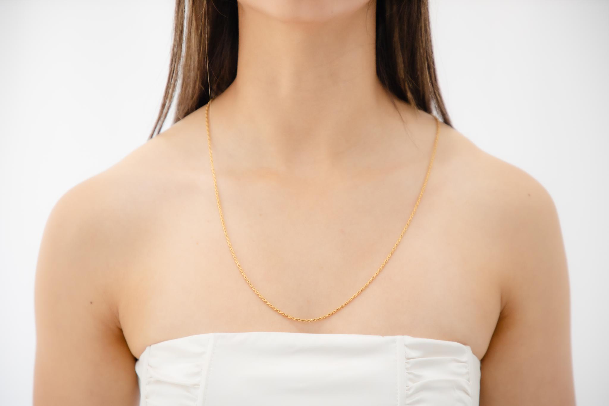 Thin Twisted Luv Necklace - Gold