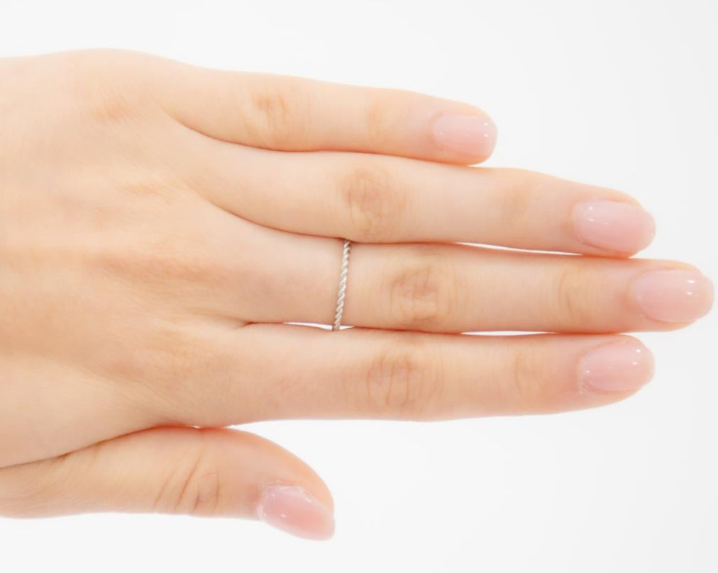 Thin Twisted Luv Ring- Silver